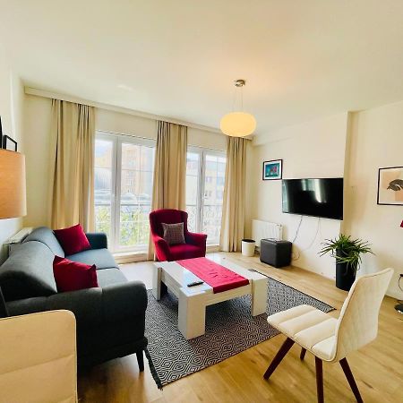 4 Llullat - City Center Apartment 普里什蒂纳 外观 照片