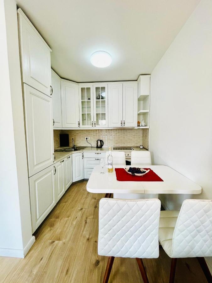 4 Llullat - City Center Apartment 普里什蒂纳 外观 照片