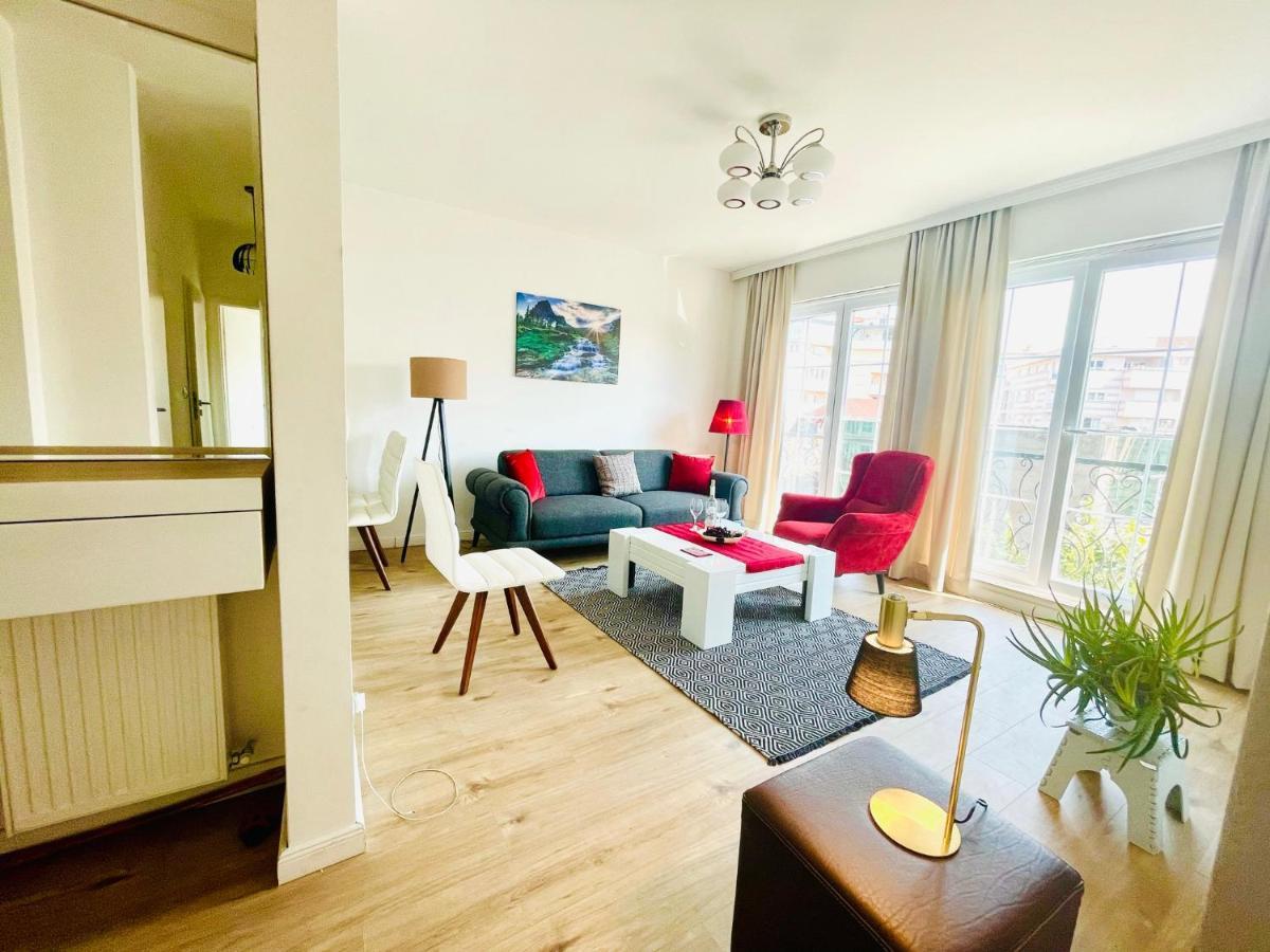 4 Llullat - City Center Apartment 普里什蒂纳 外观 照片
