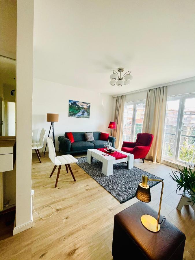 4 Llullat - City Center Apartment 普里什蒂纳 外观 照片