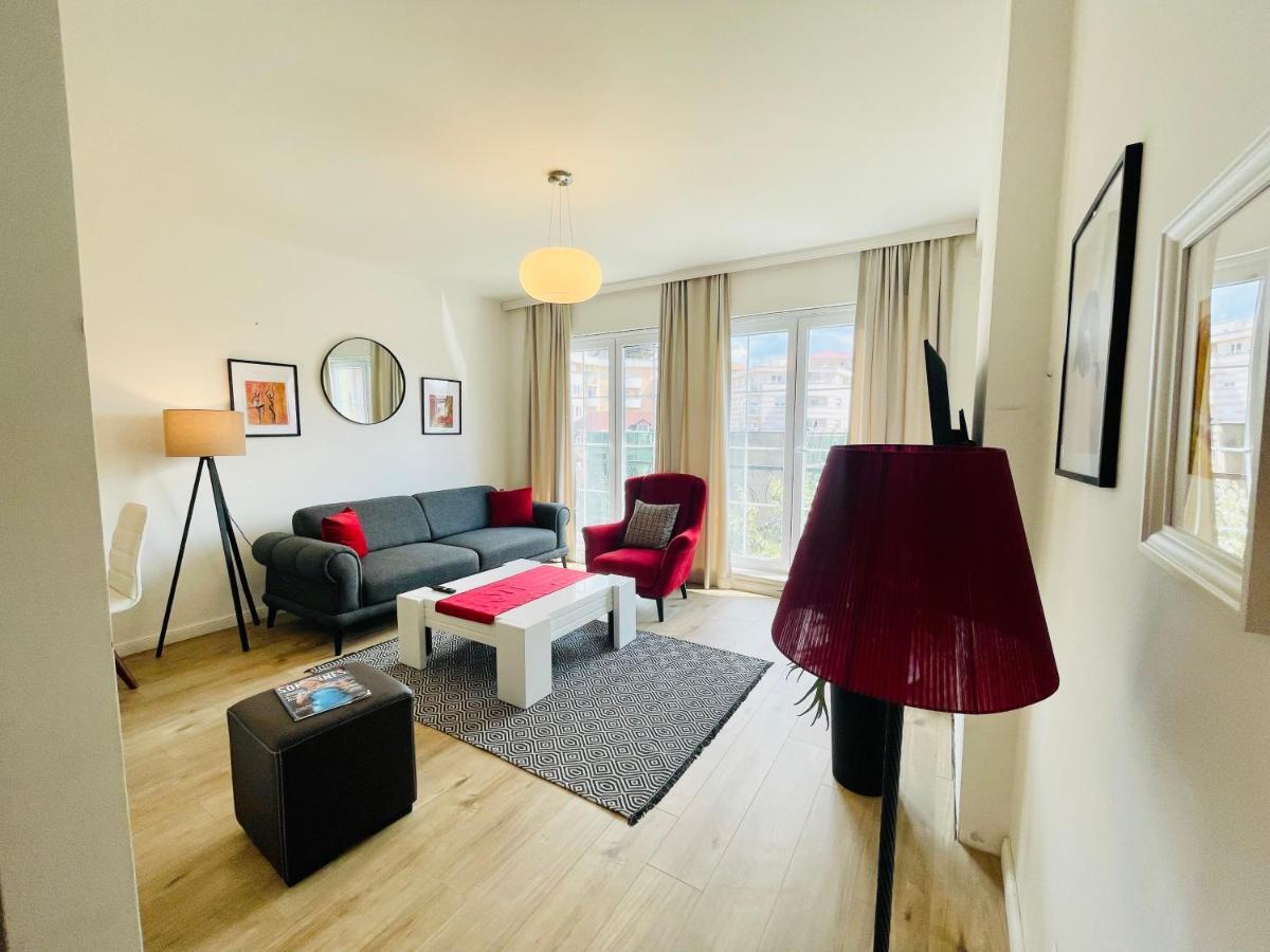 4 Llullat - City Center Apartment 普里什蒂纳 外观 照片