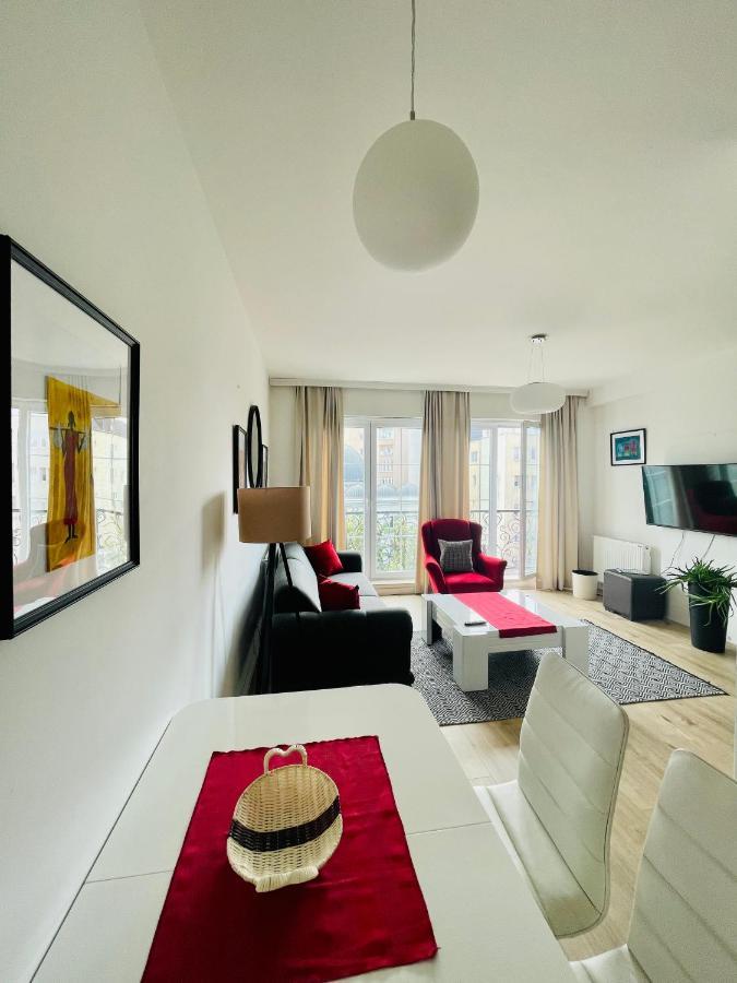 4 Llullat - City Center Apartment 普里什蒂纳 外观 照片